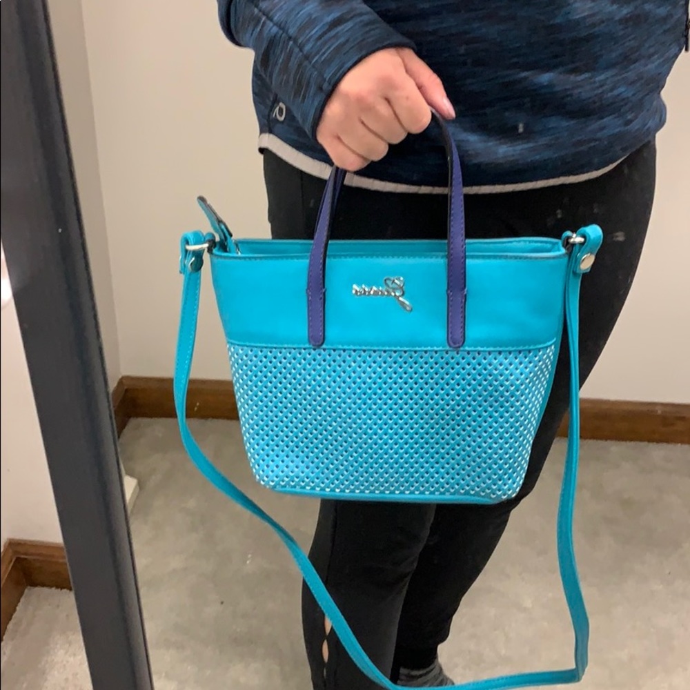 Guess Purse - Picture 4 of 4